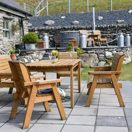 Finest Retreats - Moelis Granary - Luxury Cottage With Hot Tub Llandrillo Exterior foto