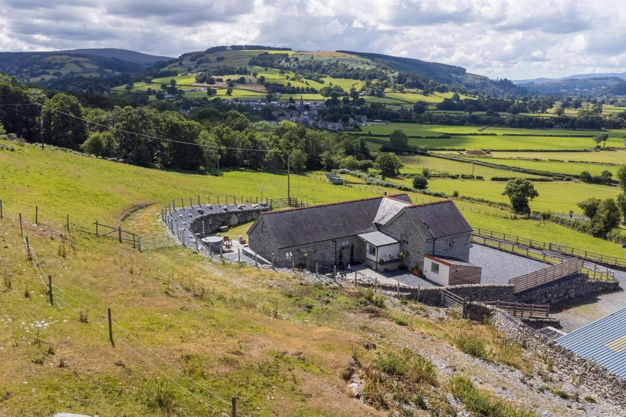 Finest Retreats - Moelis Granary - Luxury Cottage With Hot Tub Llandrillo Exterior foto